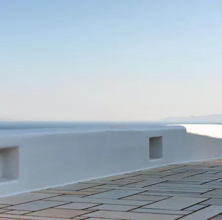 Blanca Villa Aspro Chorio