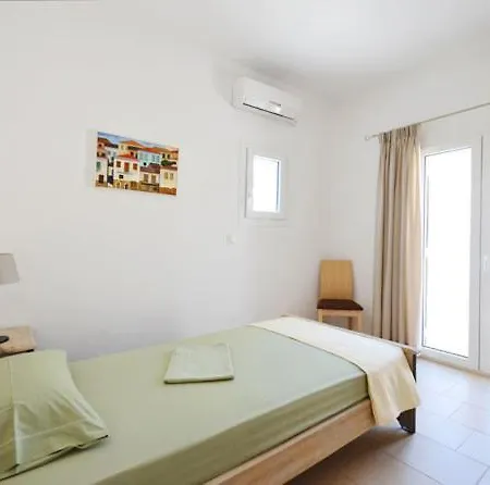 Blanca Villa Aspro Chorio
