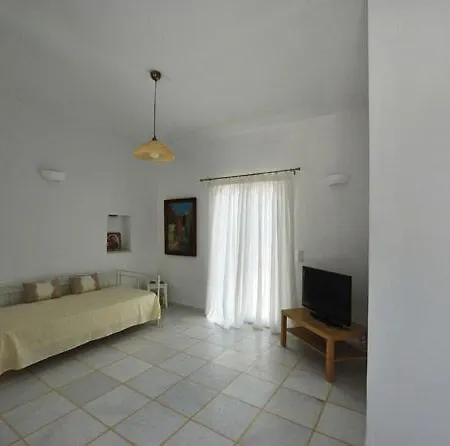 Blanca Villa Aspro Chorio